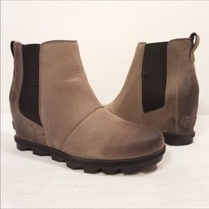 Sorel waterproof leather Chelsea wedge bootie
